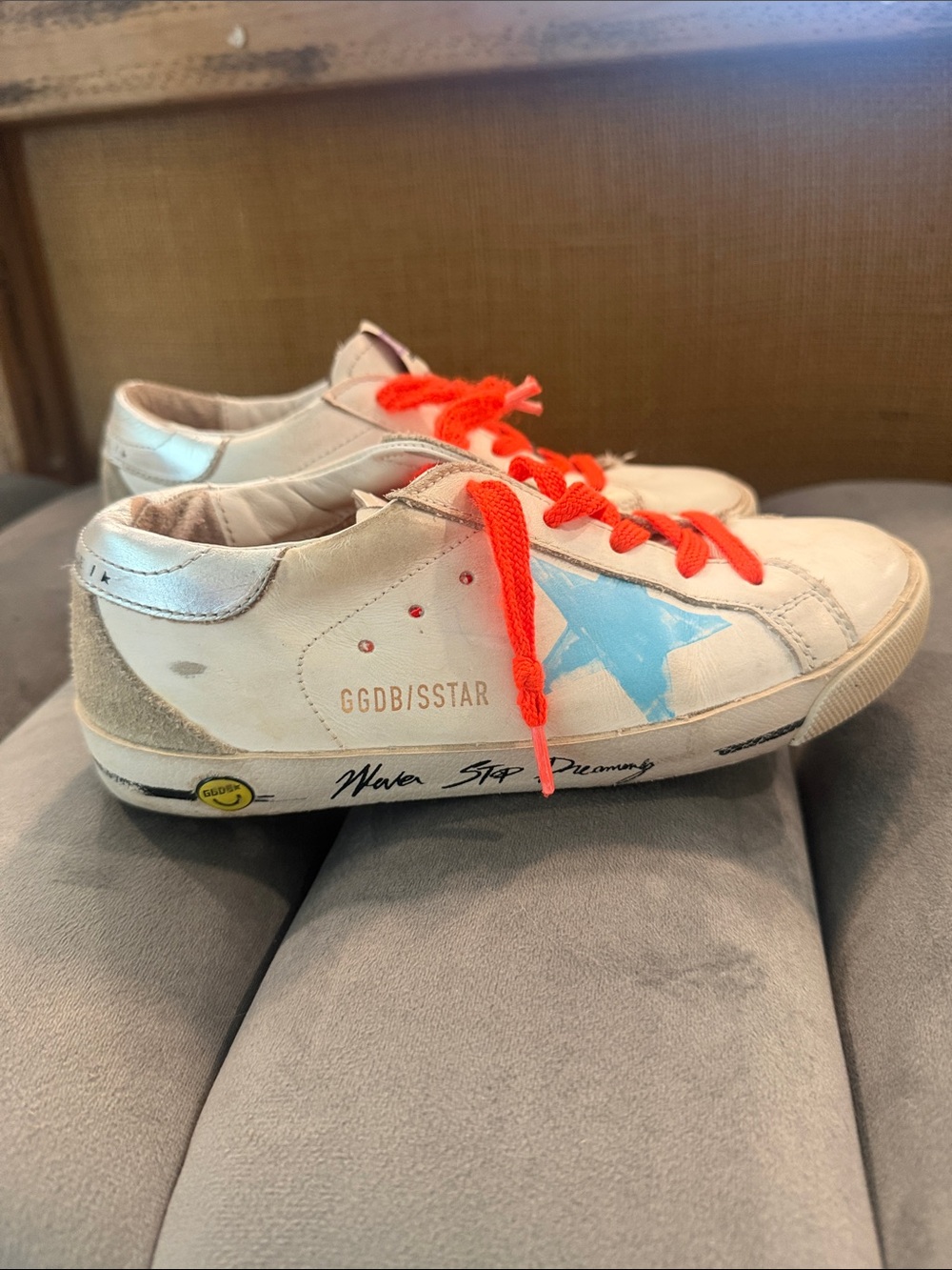 Golden Goose Kids White Sneakers Superstar with Blue Star and Orange Laces - 32